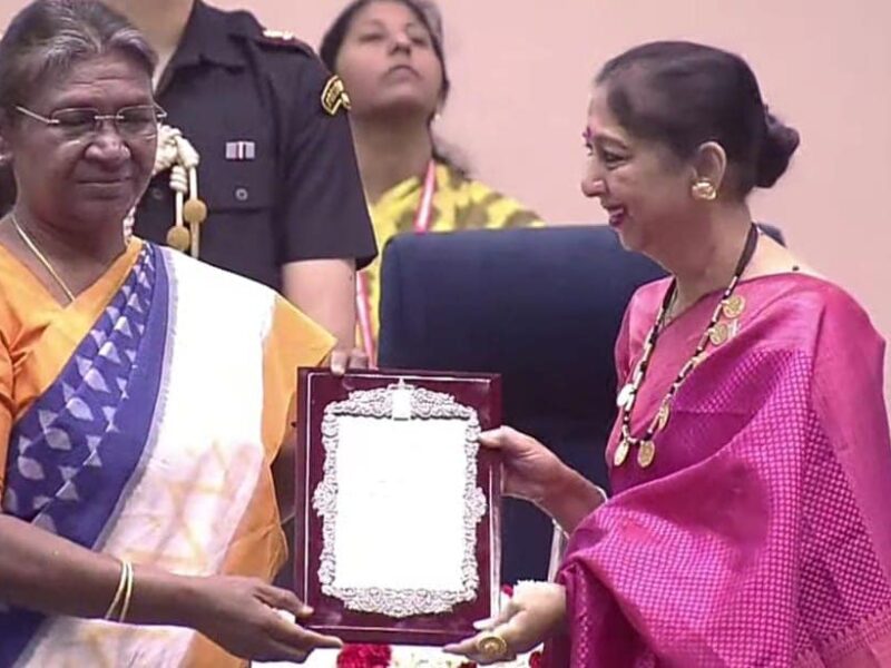 छत्तीसगढ़ की प्रख्यात लोक गायिका, पद्मश्री ममता चंद्राकर को राष्ट्रपति के हाथों मिला संगीत नाटक अकादमी पुरस्कार